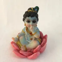 Статуэтка Кришна в лотосе; Krishna Lotus Sitting